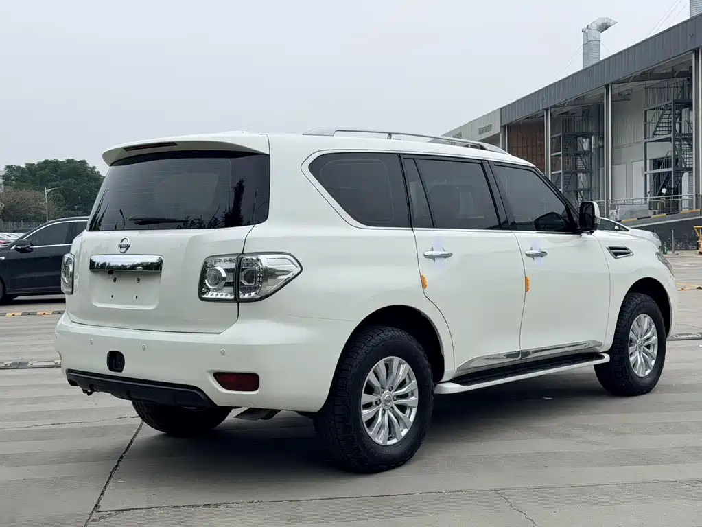 Nissan Patrol — миниатюра 17