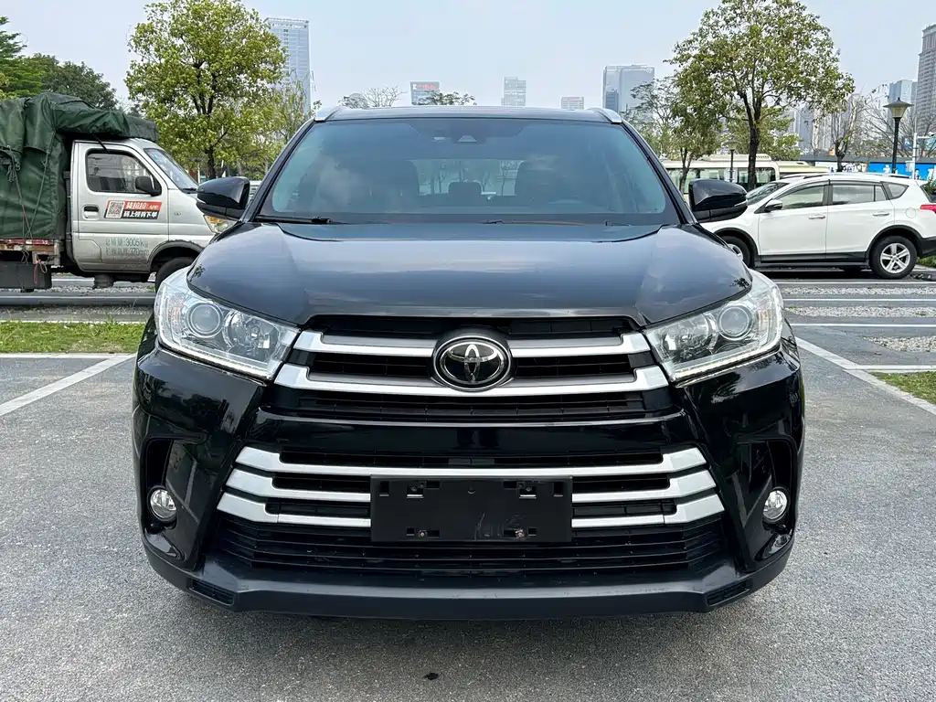 TOYOTA HIGHLANDER