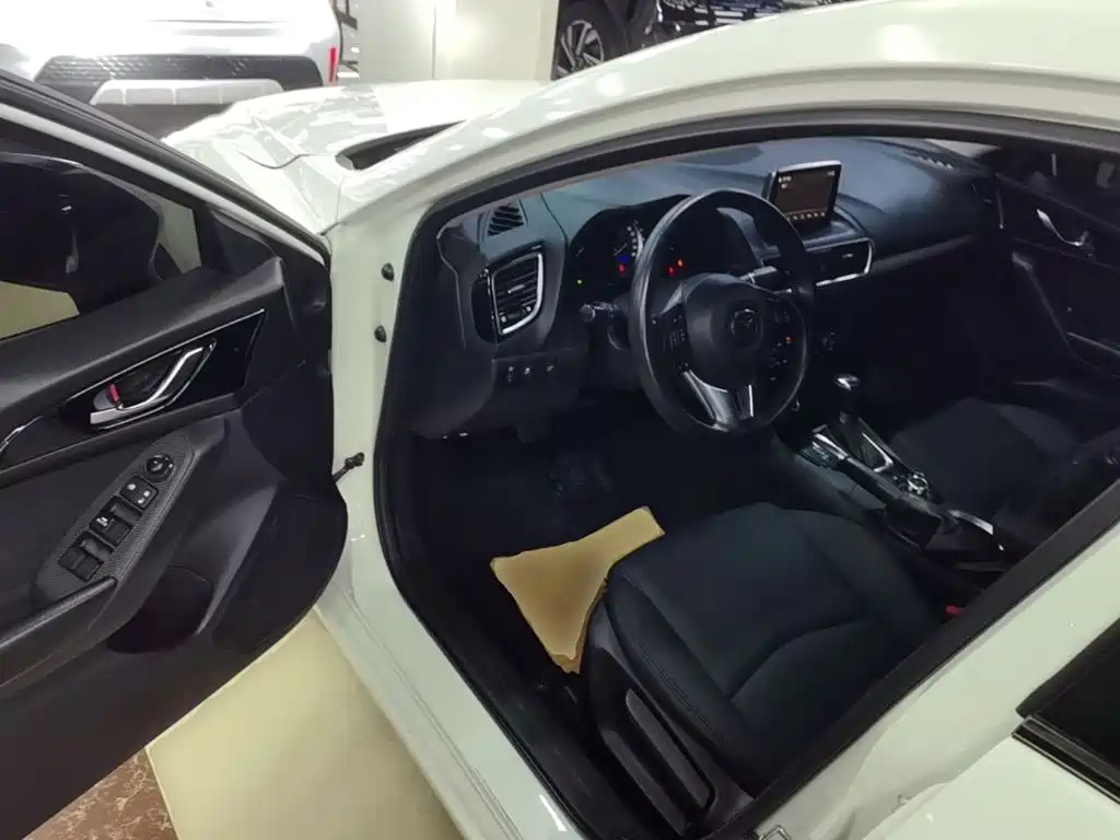 Mazda 3 Axela — миниатюра 16