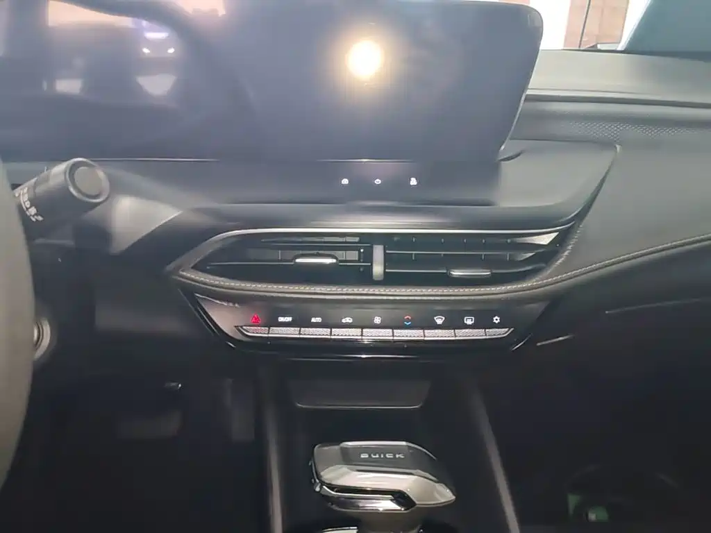 Buick Verano — миниатюра 13