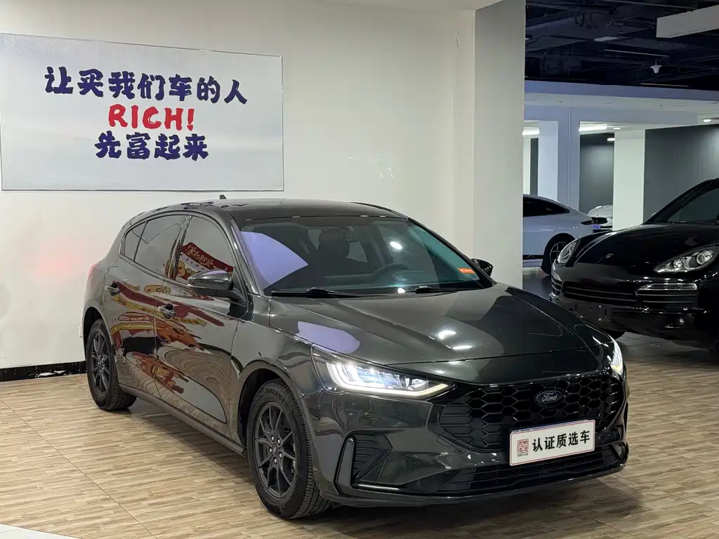 Ford Focus 2022 EcoBoost 180 AT