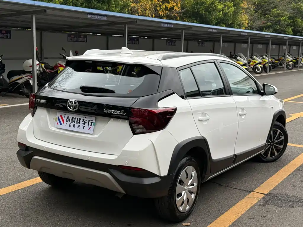 TOYOTA YARIS L ZHIXUAN
