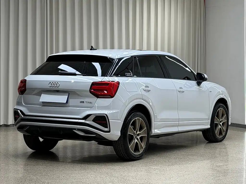 Audi Q2L — миниатюра 4