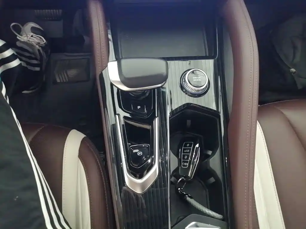 Geely Xingyue L — миниатюра 14