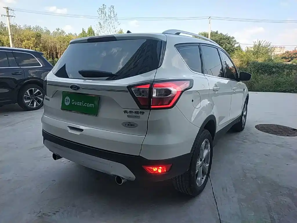 Ford Kuga — миниатюра 7