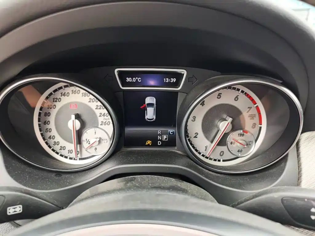 Mercedes-Benz GLA — миниатюра 16