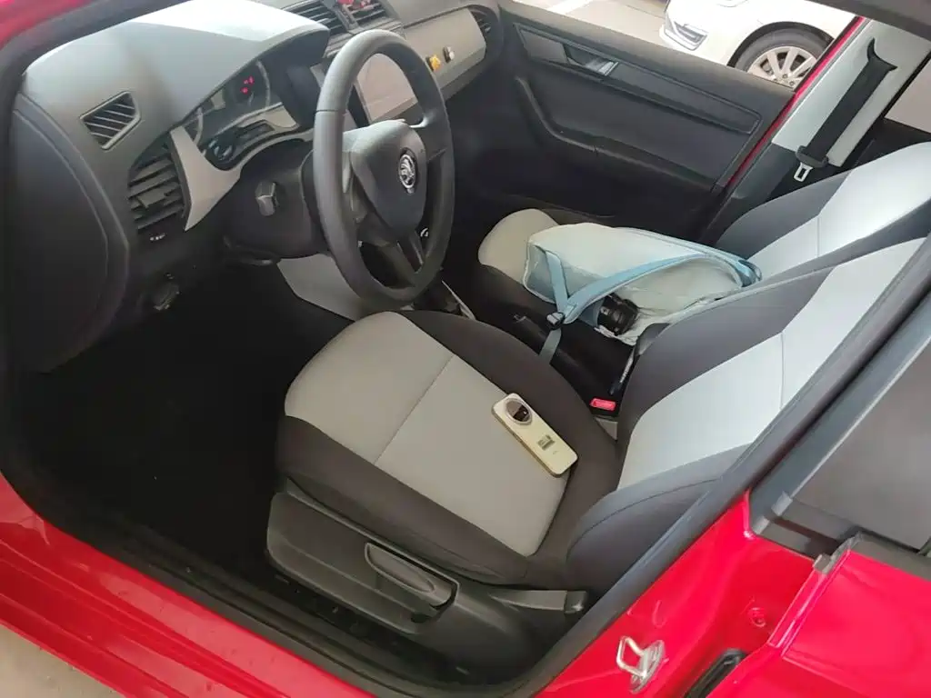 Skoda Fabia — миниатюра 15