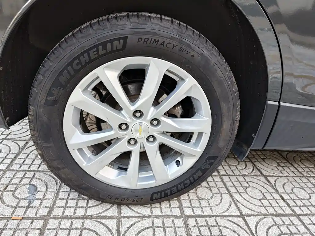 Chevrolet Equinox — миниатюра 13
