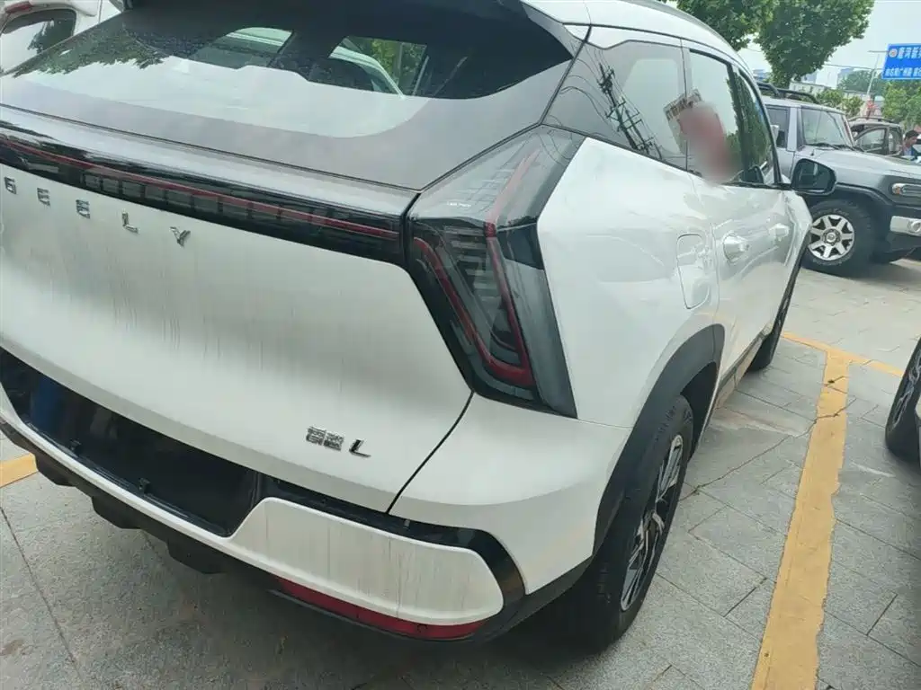 Geely Boyue L L 2025 1.5TD DCT