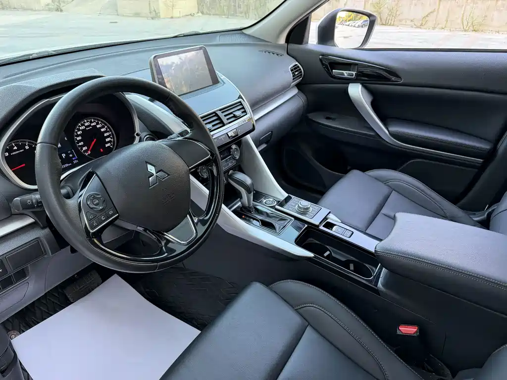 Mitsubishi Eclipse Cross — миниатюра 6