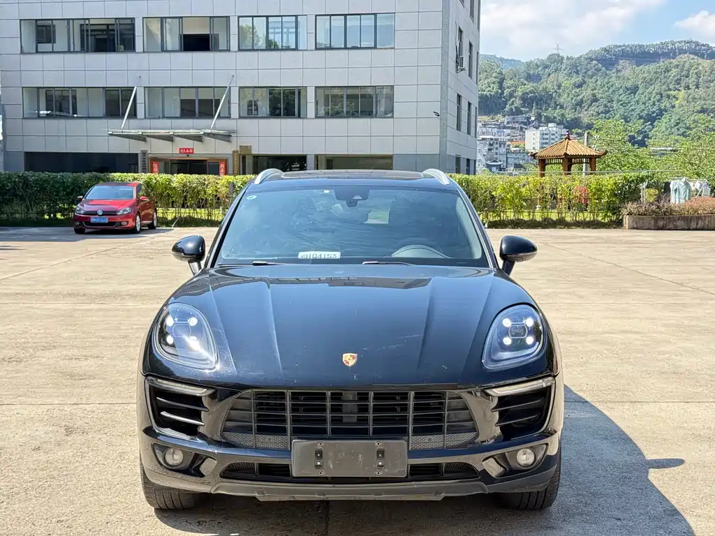 Porsche Macan — миниатюра 3