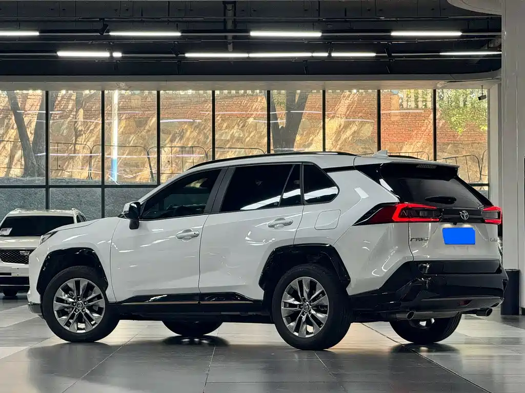 Toyota Wildlander — миниатюра 9