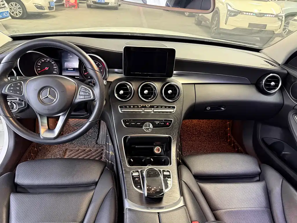 Mercedes-Benz C-Class — миниатюра 7