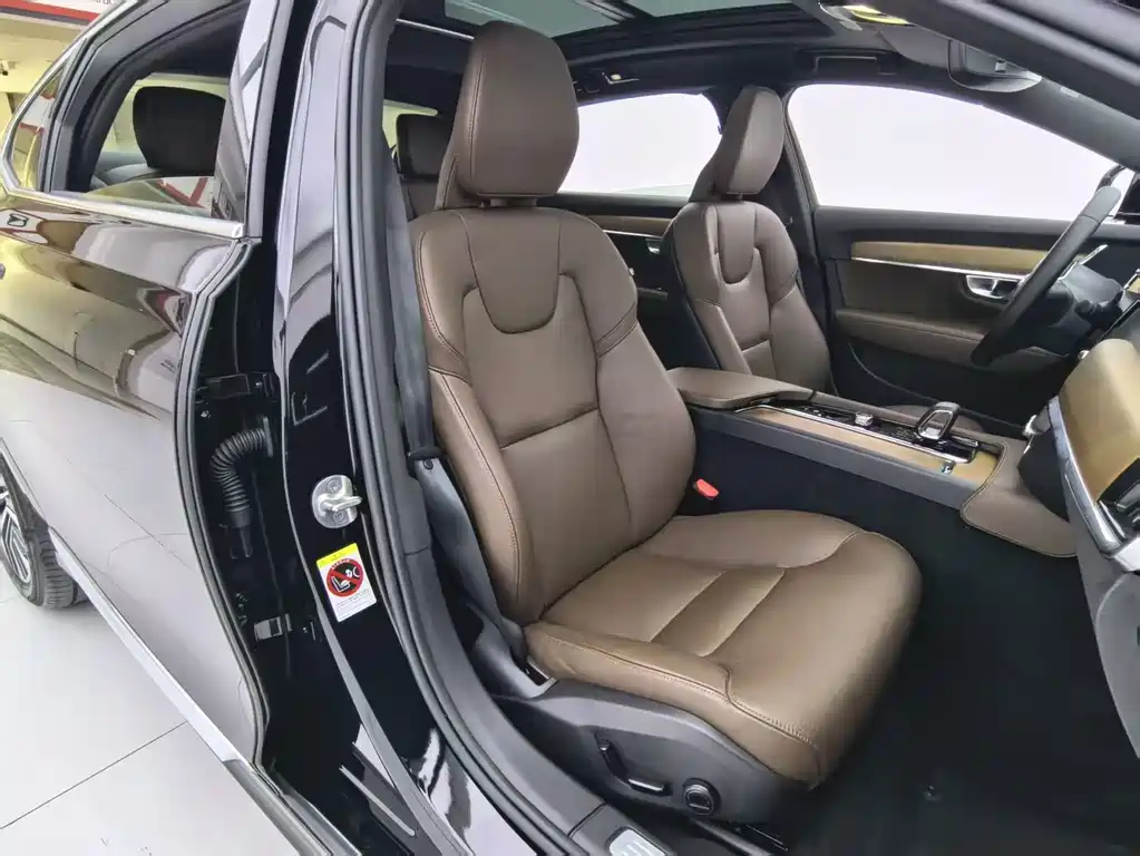 Volvo S90 — миниатюра 8
