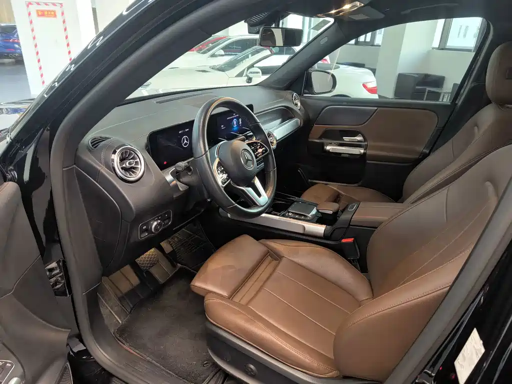 Mercedes-Benz GLB — миниатюра 6