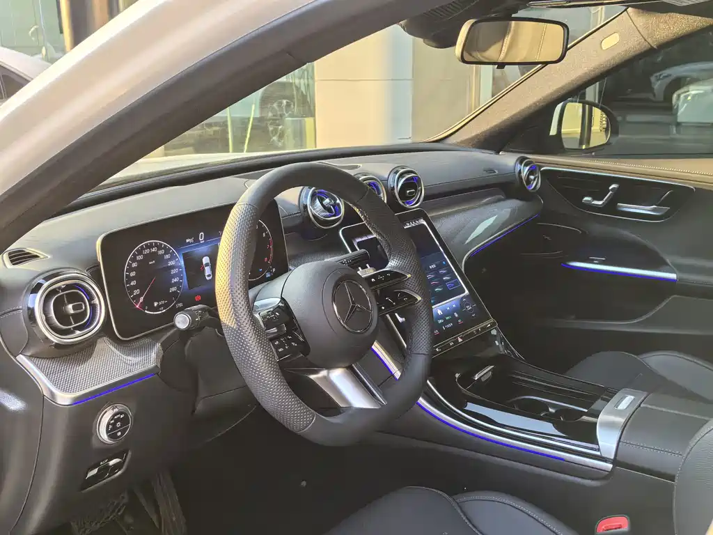 Mercedes-Benz C-Class — миниатюра 8