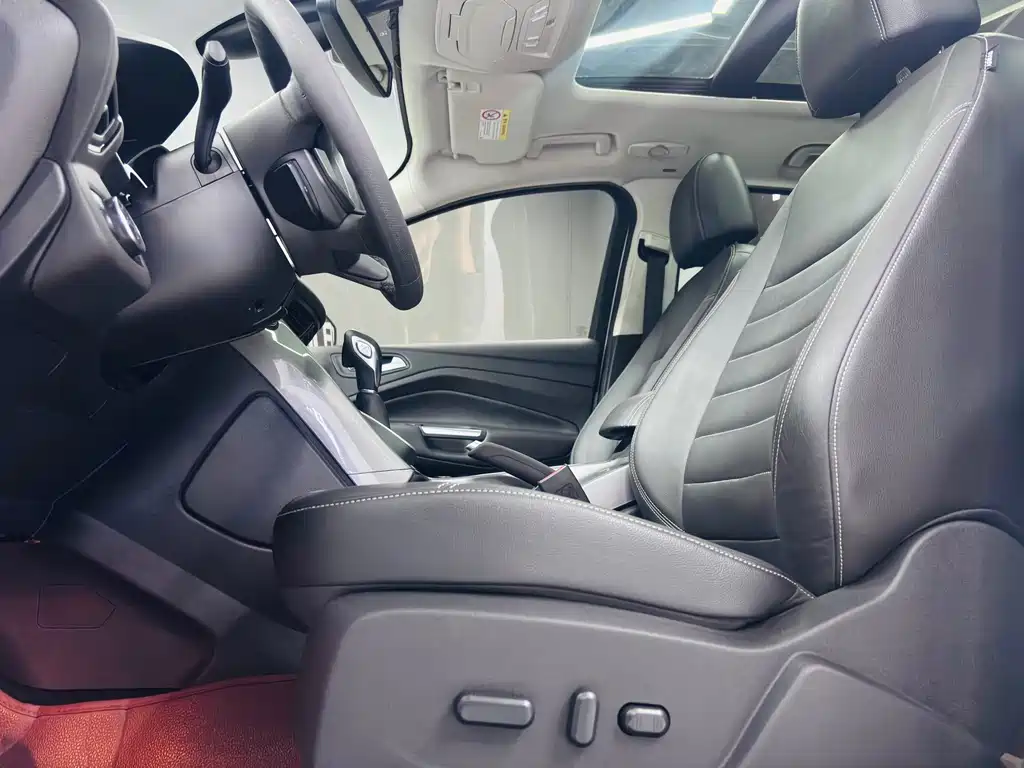 Ford Kuga — миниатюра 27