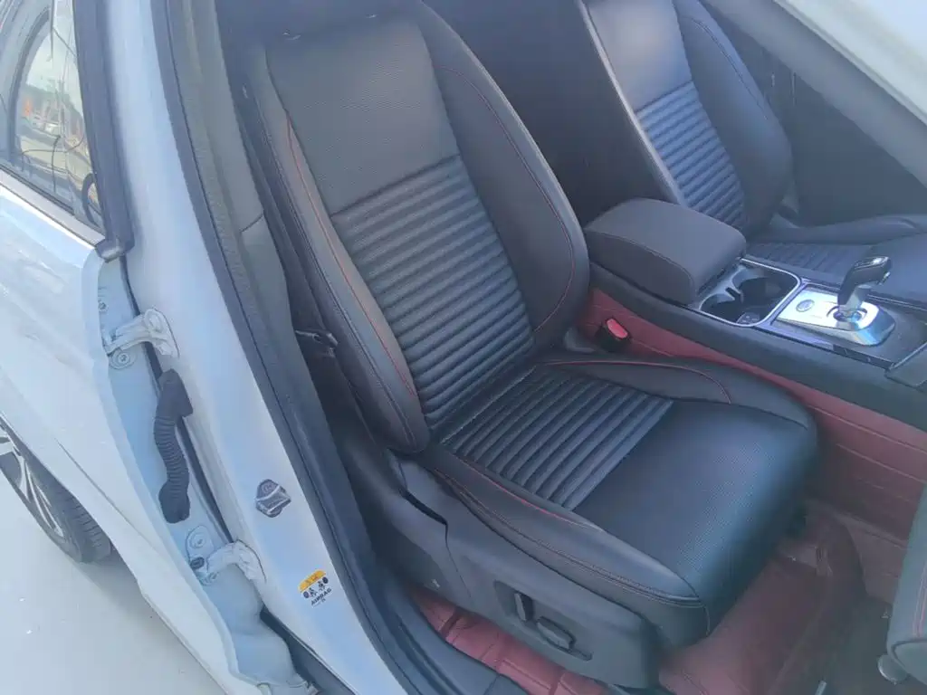 Land Rover Discovery Sport — миниатюра 25