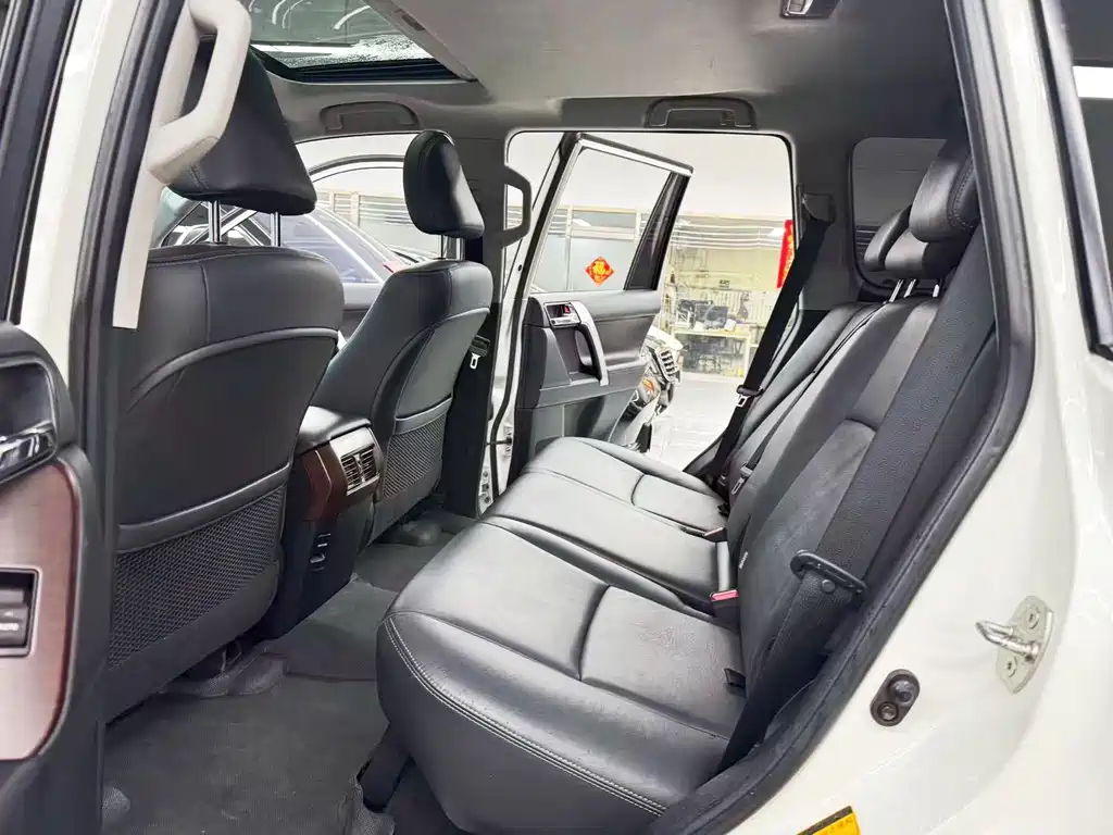 Toyota Prado — миниатюра 8