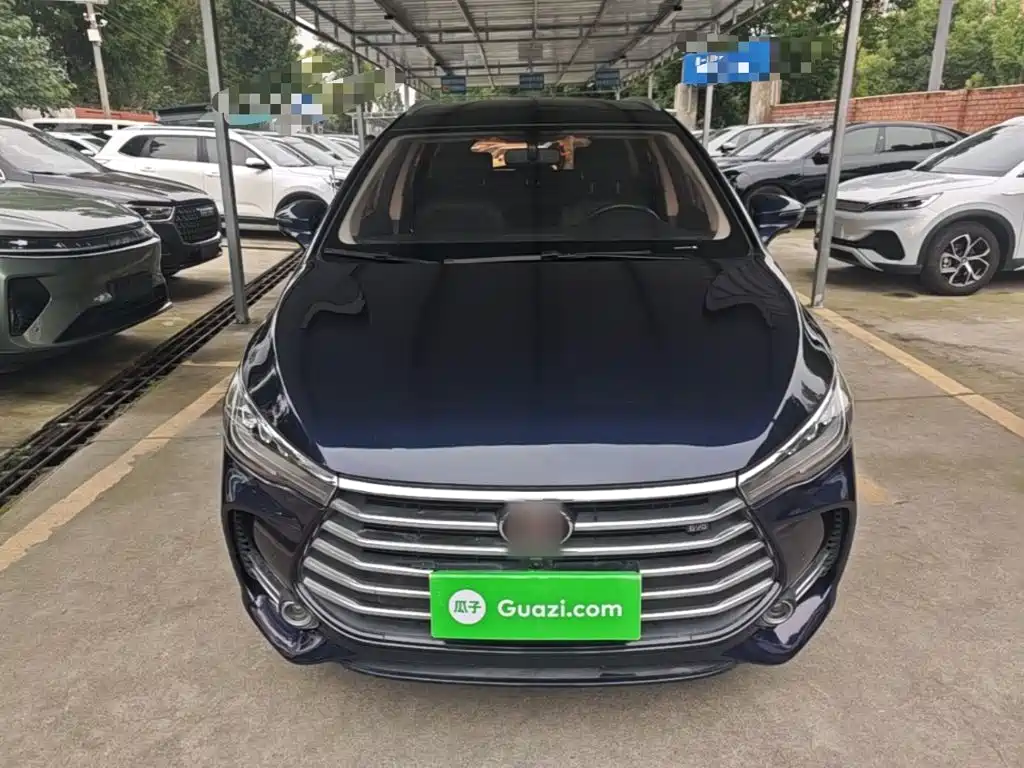 BYD MAX — миниатюра 3