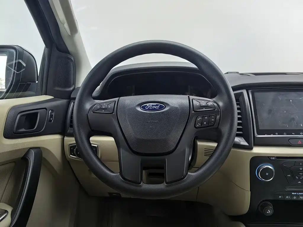 Ford Everest — миниатюра 11