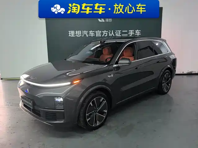 2025 Li Xiang L8
