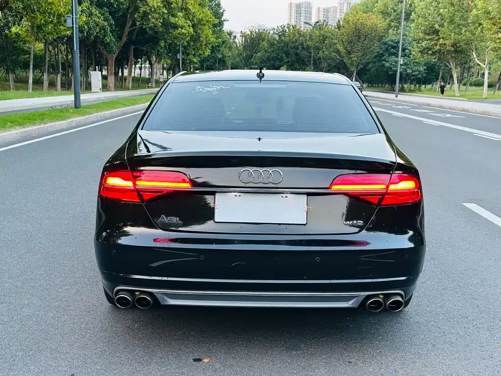 Audi A8 — миниатюра 5