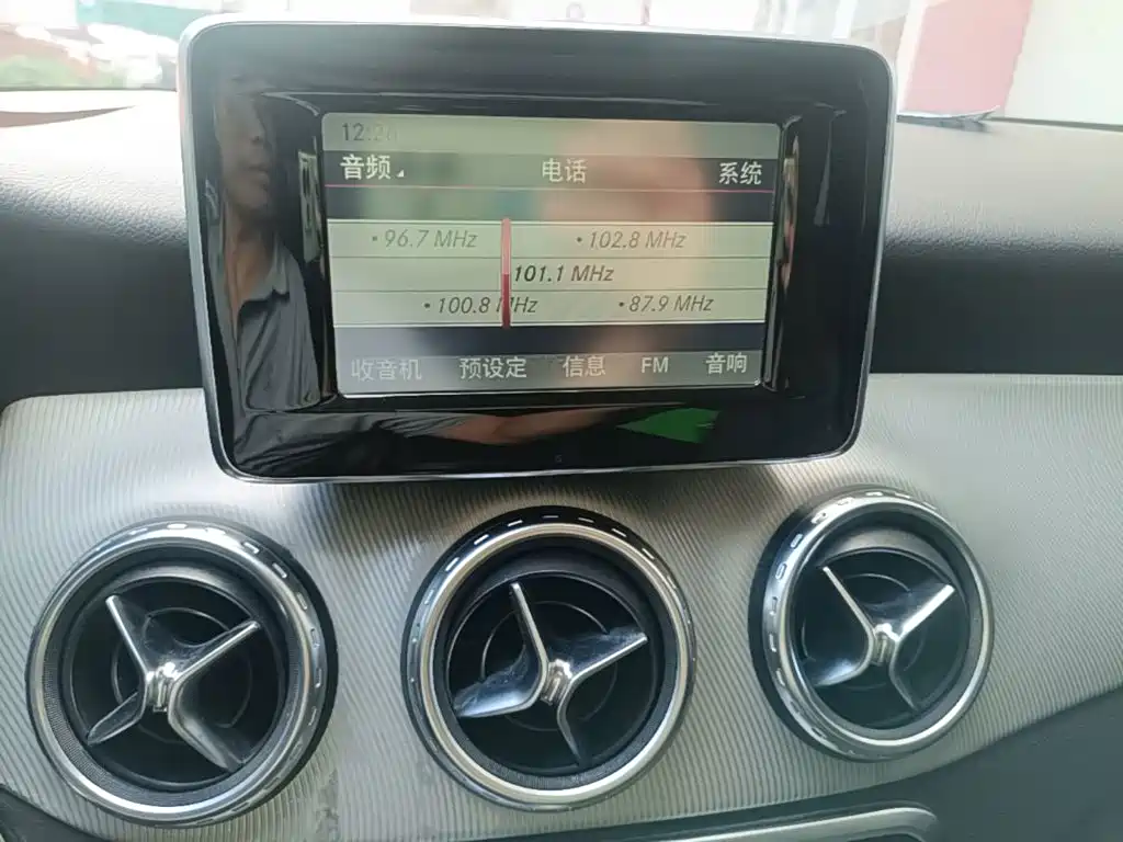 Mercedes-Benz GLA (Import) — миниатюра 13