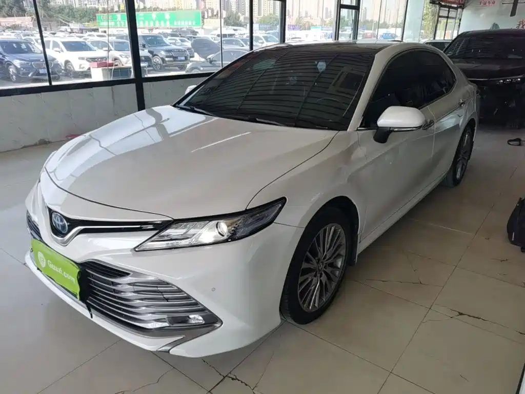 Toyota Camry — миниатюра 2