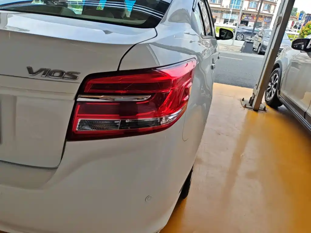 Toyota Vios — миниатюра 8