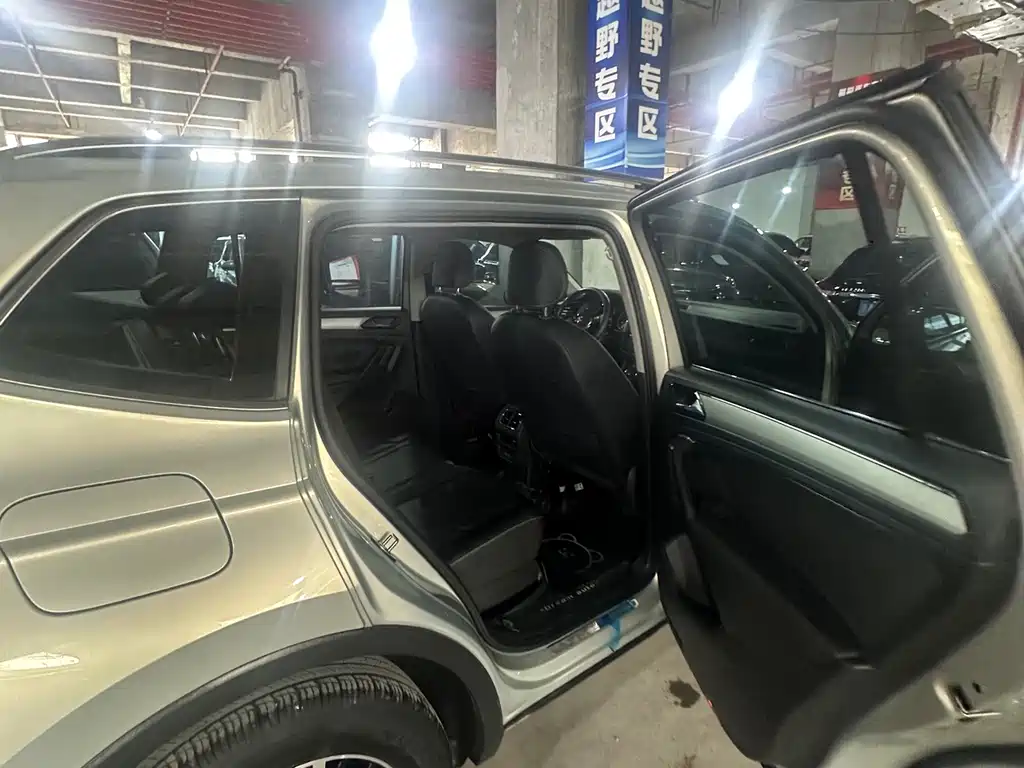 Volkswagen Tiguan L — миниатюра 4