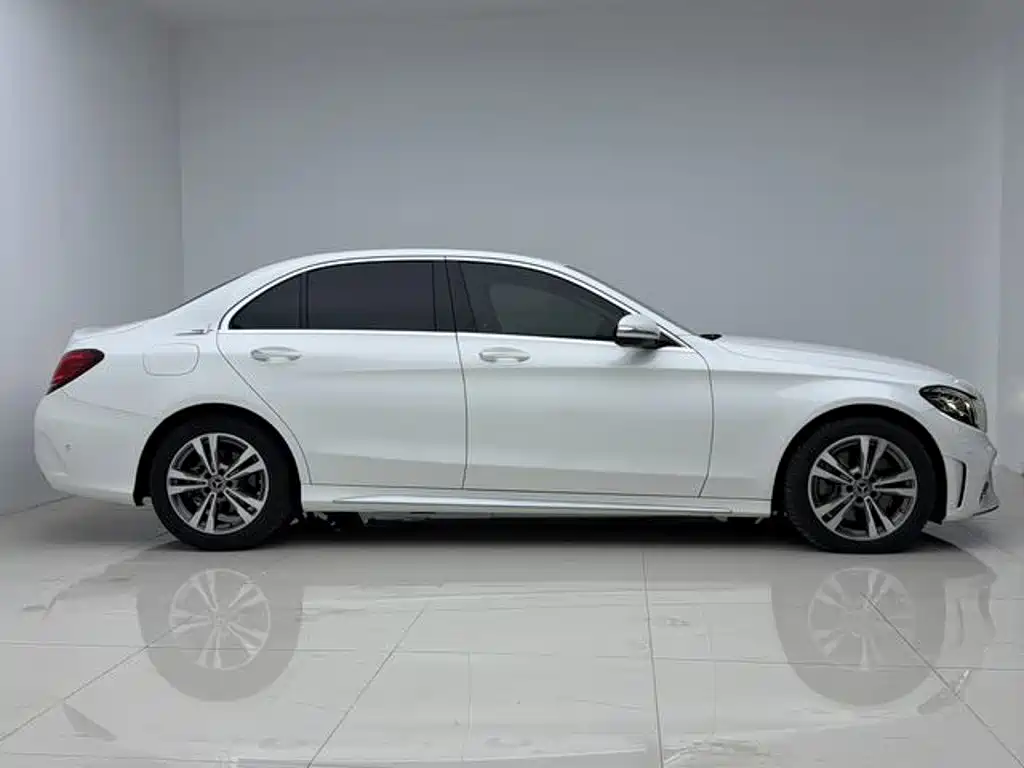 Mercedes-Benz C-Class — миниатюра 7