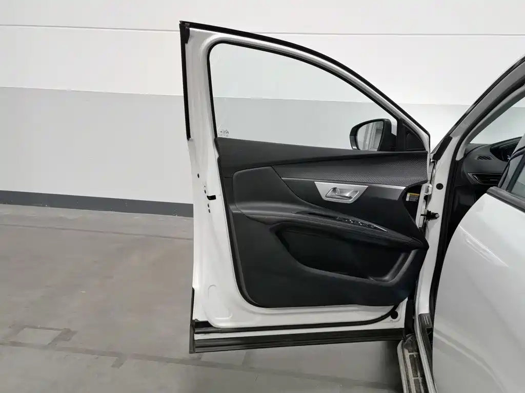 Peugeot 5008 — миниатюра 8
