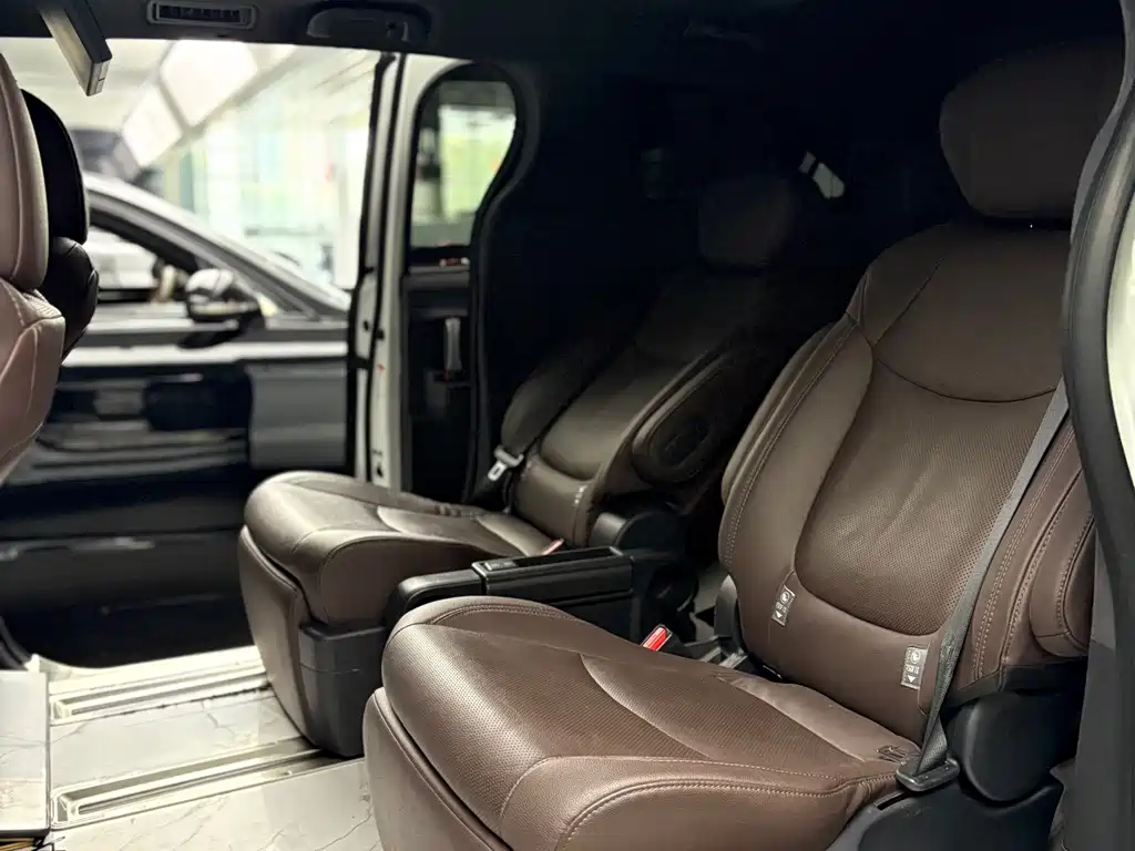 Toyota Sienna — миниатюра 6