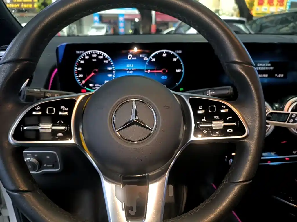 Mercedes-Benz EQB — миниатюра 11