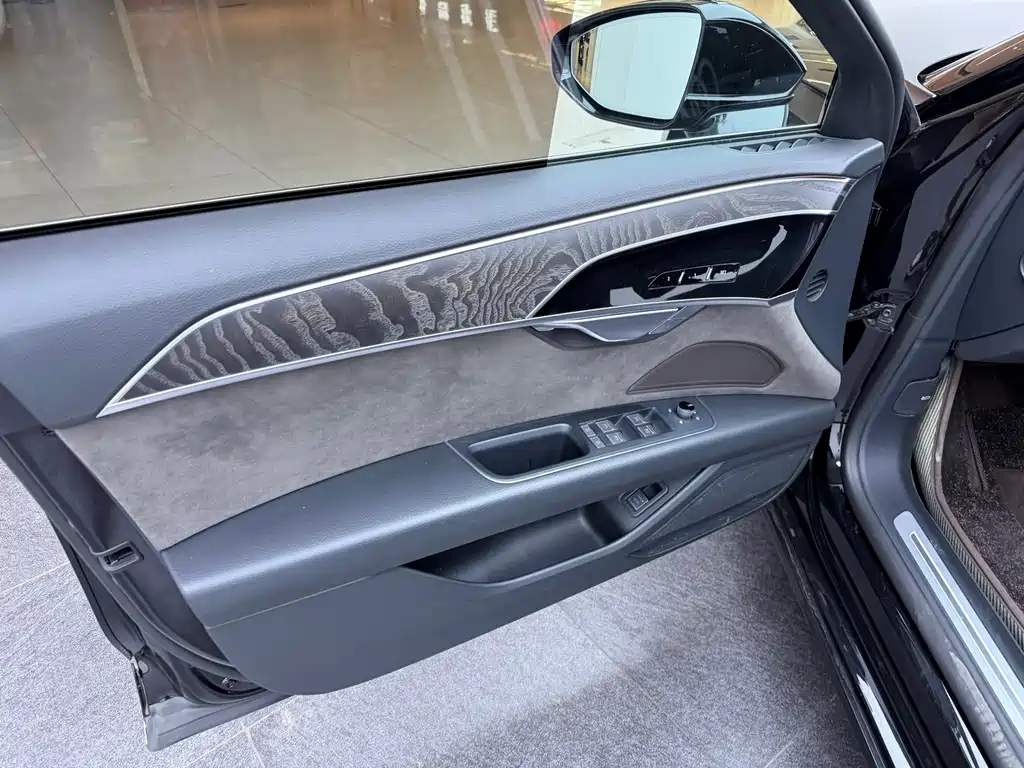 Audi A8 — миниатюра 11