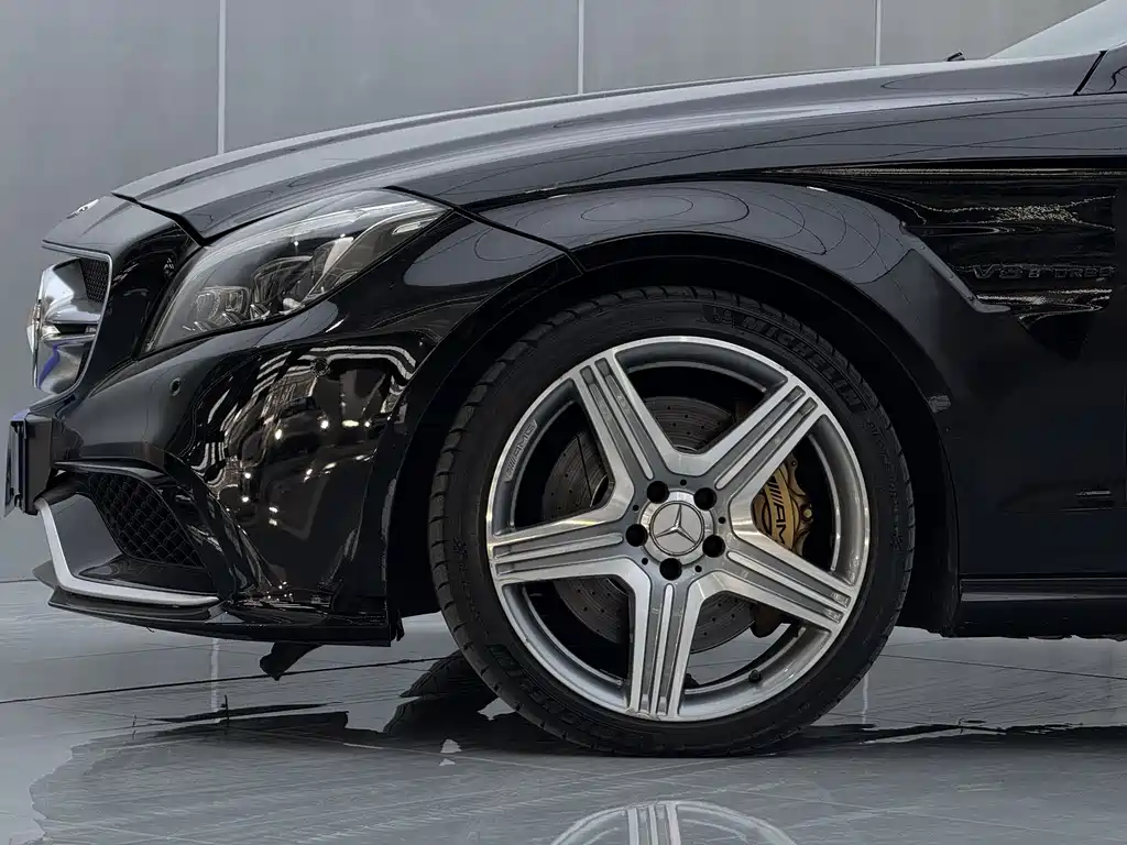 Mercedes-Benz CLS A MG 2012 AMG CLS 63
