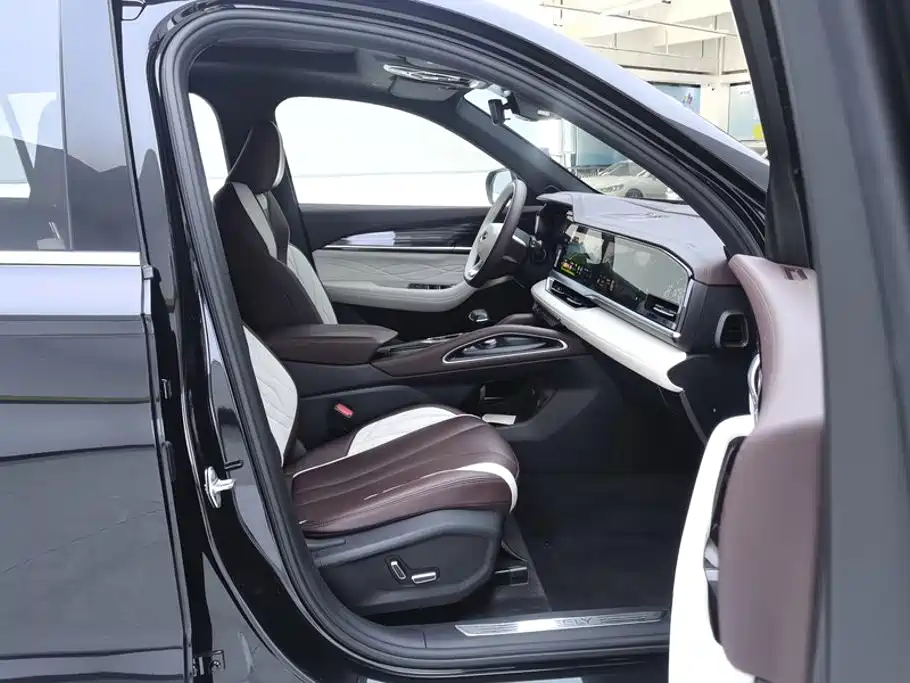 Geely Xingyue L — миниатюра 8