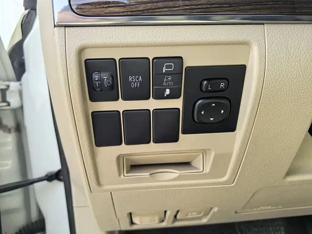 Toyota Land Cruiser 2019 5.7L VX-R