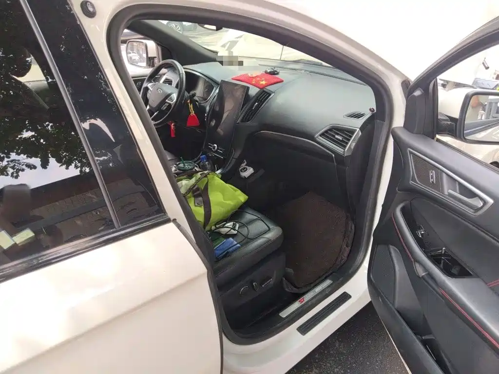 Ford Edge — миниатюра 18
