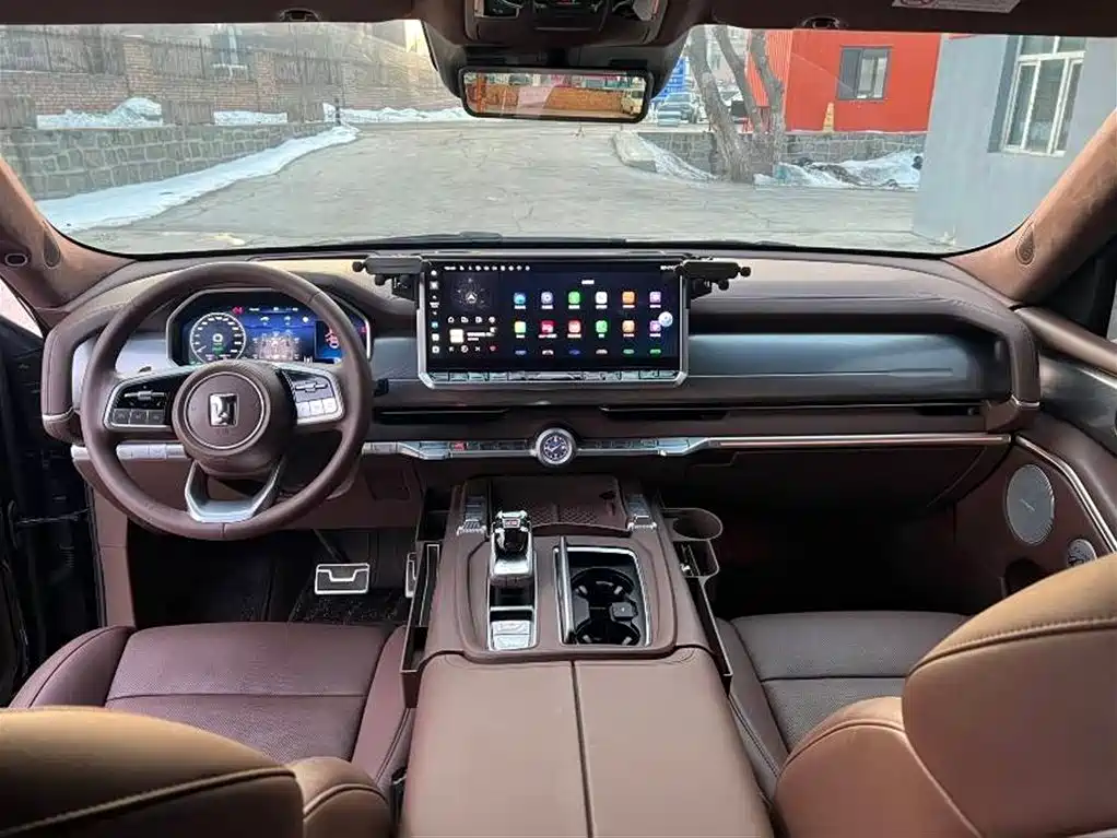 TANK TANK 700 NEW ENERGY