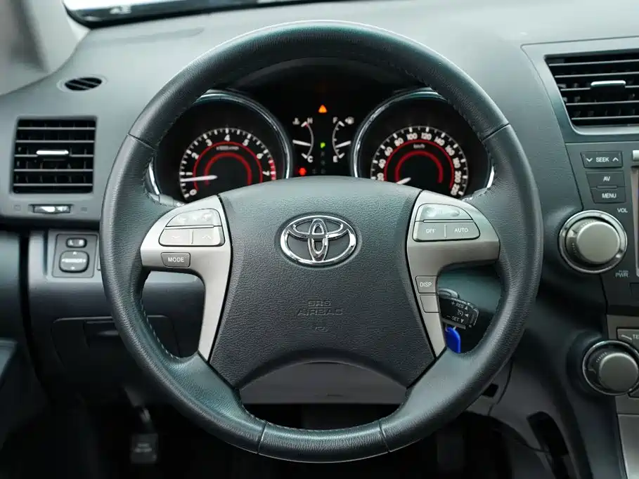Toyota Highlander (Import) — миниатюра 28