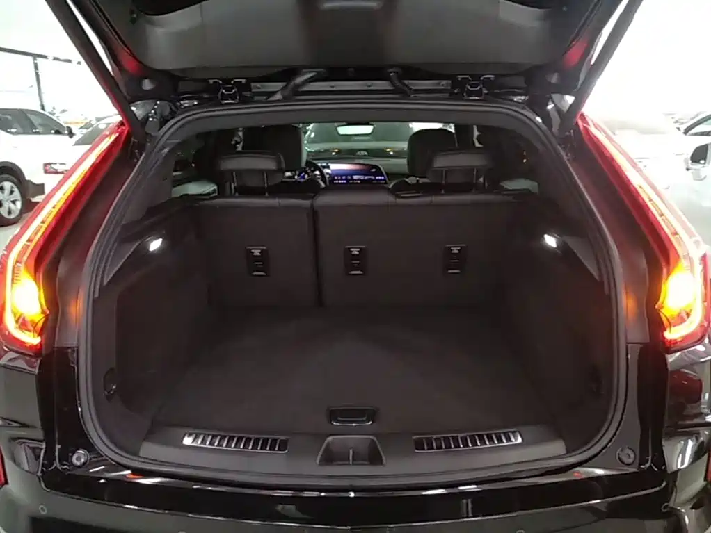 Cadillac XT4 — миниатюра 19