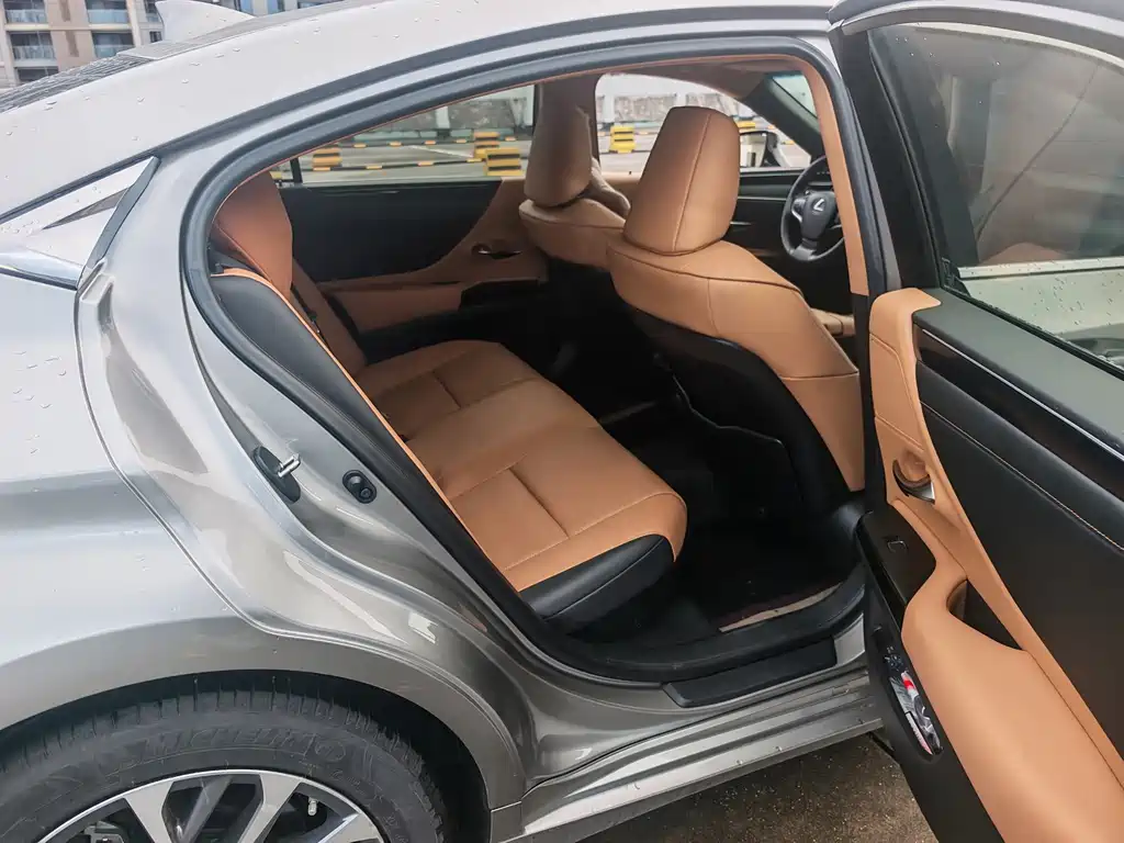 Lexus ES — миниатюра 7