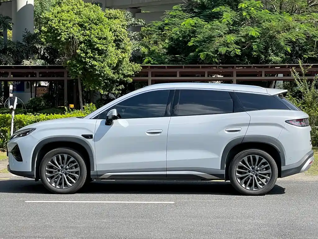 BYD Song Ultra — миниатюра 6