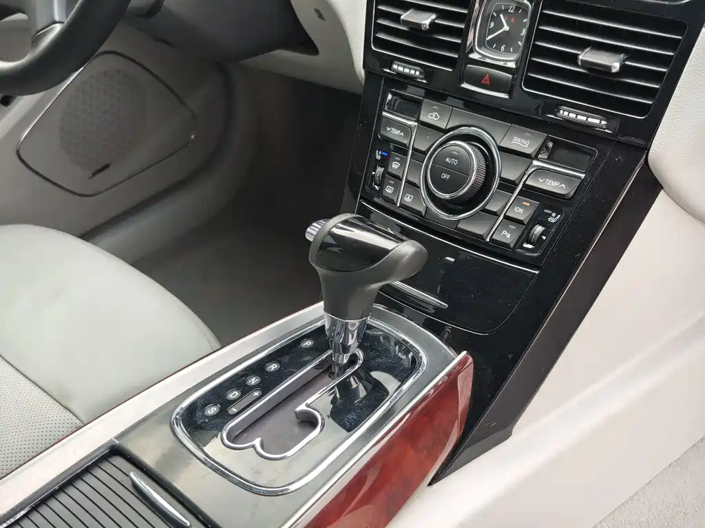 Hongqi Hongqi H7 — миниатюра 23