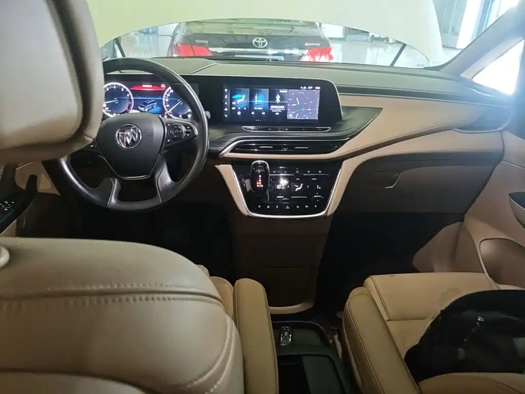 Buick GL8 — миниатюра 10