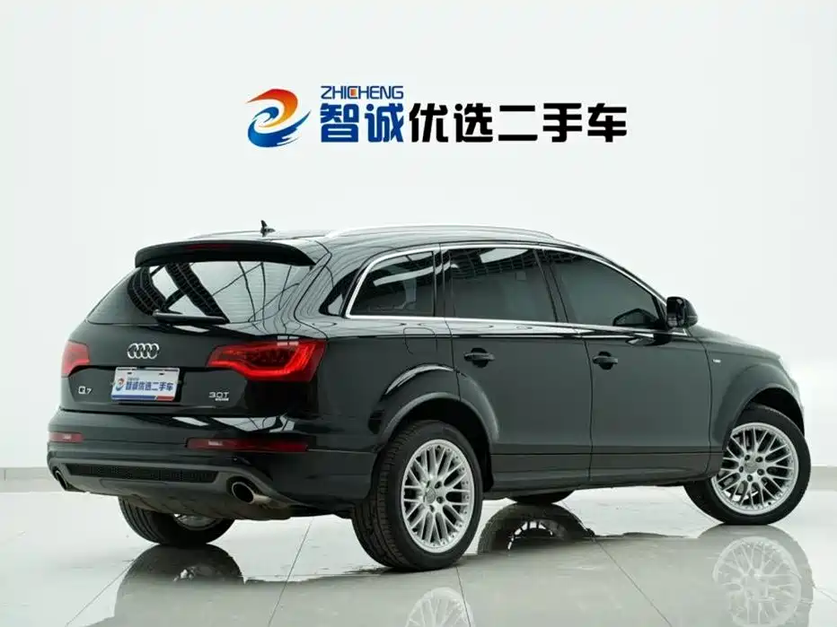 Audi Q7 2011 3.0 TFSI (200kW