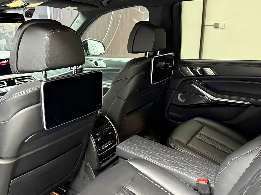 BMW X7 — миниатюра 10