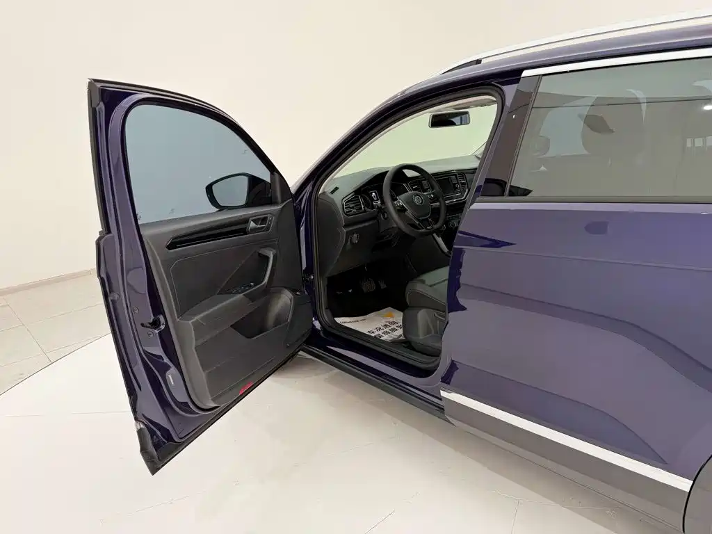 Volkswagen T-Roc — миниатюра 24